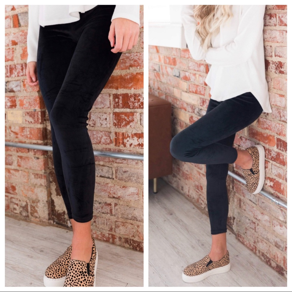 Free Shipping ✨Black soft velvet leggings✨